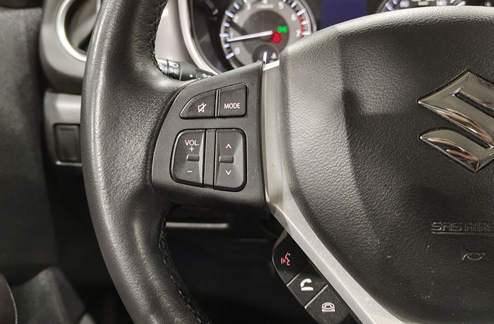 Suzuki Vitara 1.4 Turbo Mild Hybrid GLE - foto 23