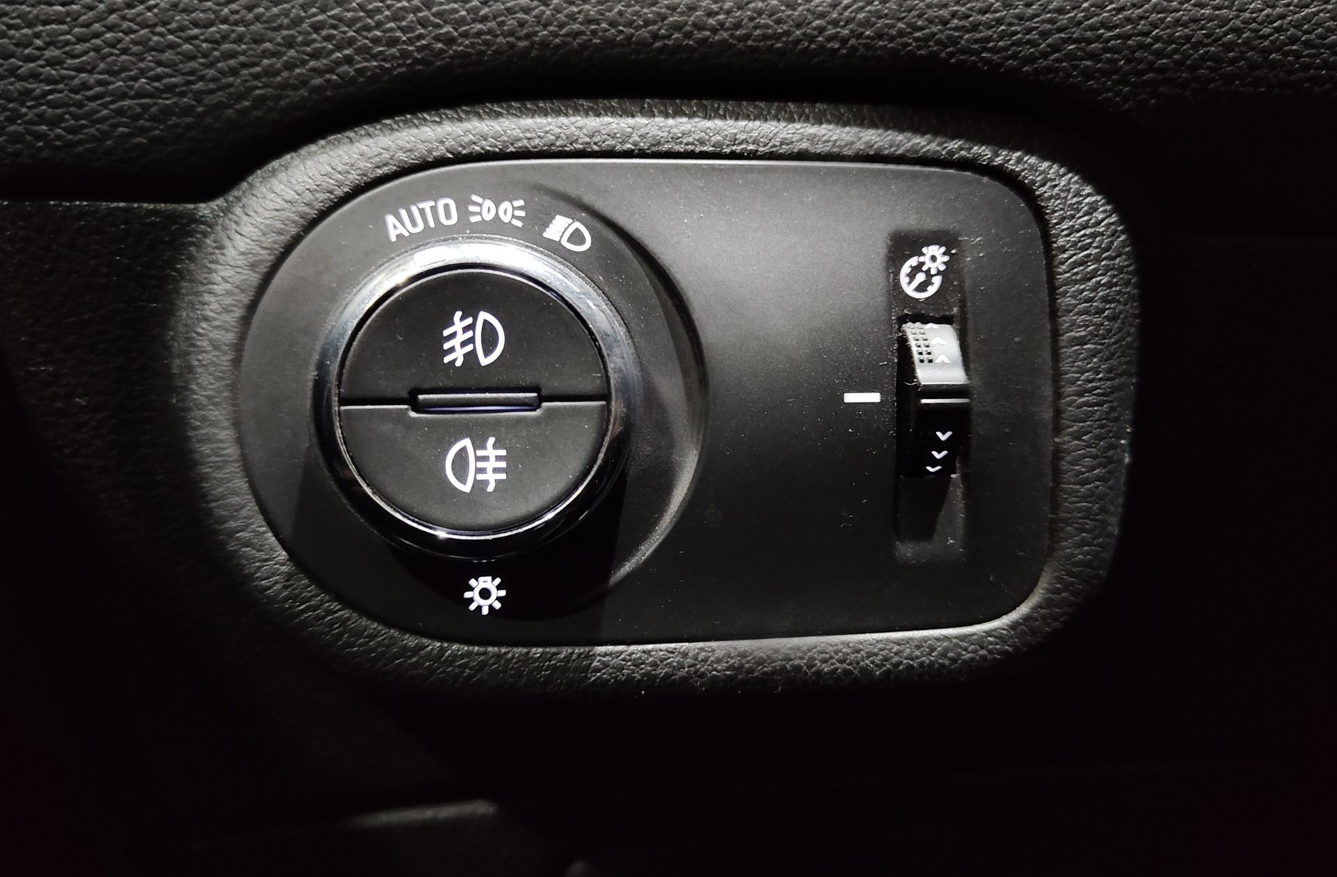 Opel Zafira 1.6 CDTi Excellence - foto 12