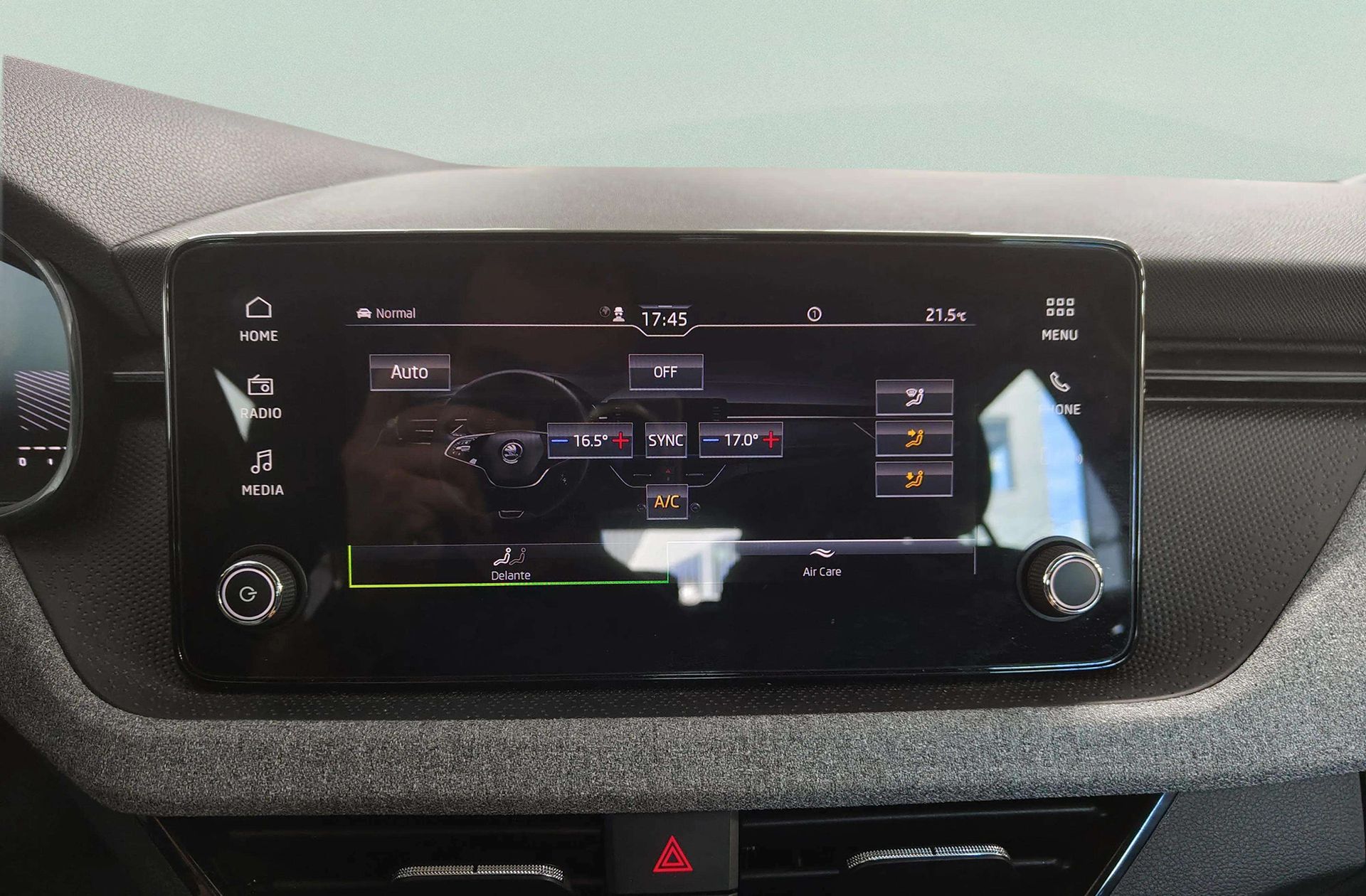 Škoda Scala 1.0 TSI Selection DSG - foto 32