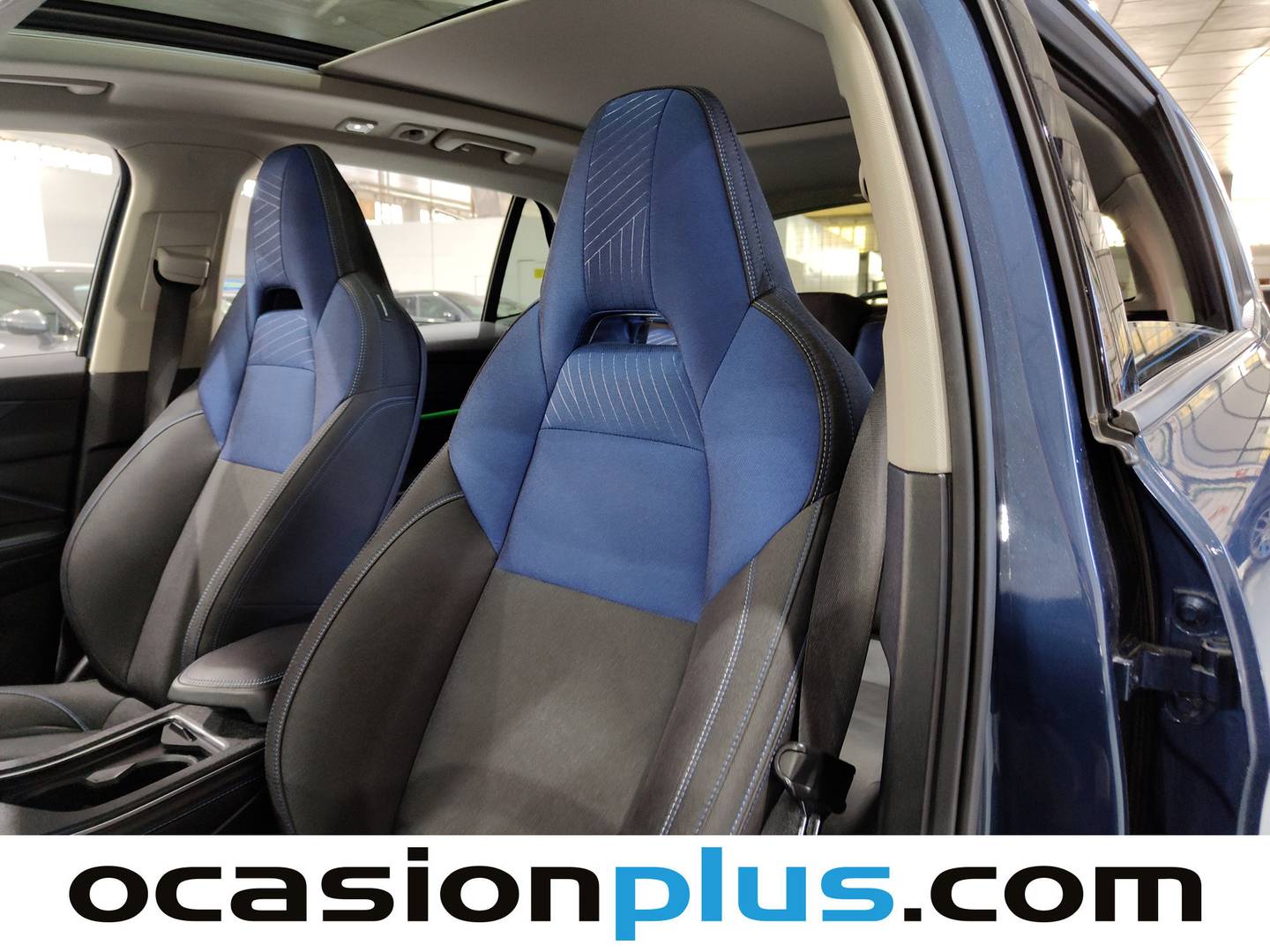 Equipamiento del Lynk & Co 01 Lynk & Co 01 1.5 PHEV (261 CV)