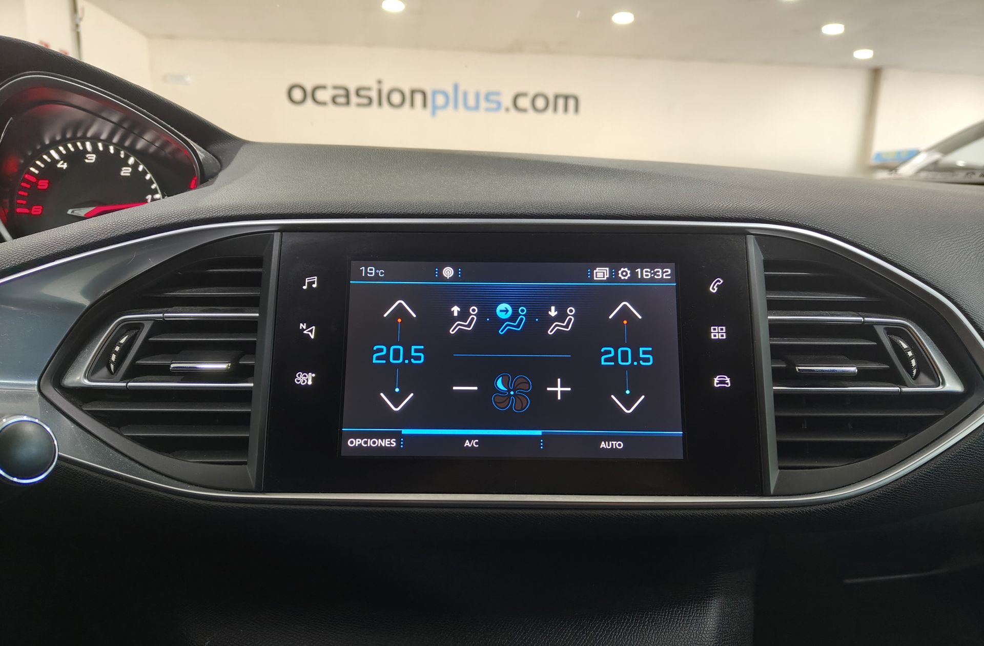 Peugeot 308 BlueHDi 150 GT Line - foto 29