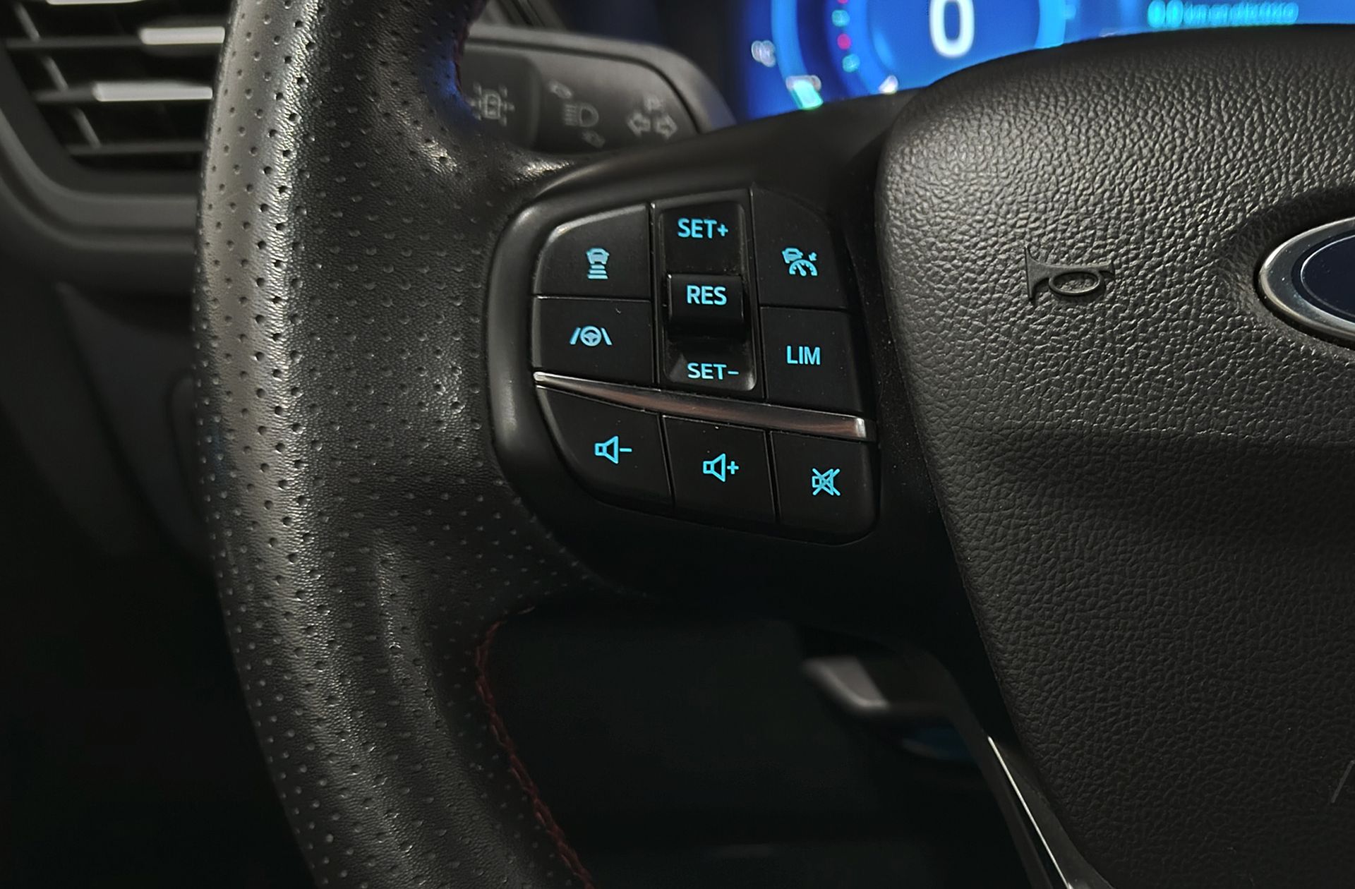 Ford Kuga 2.5 Duratec PHEV ST-Line - foto 26