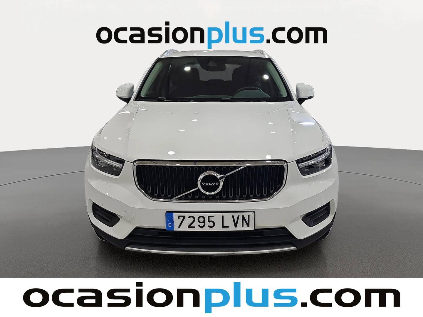 Foto Volvo XC40 Volvo XC40 B3 G Momentum Pro Auto (163 CV)
