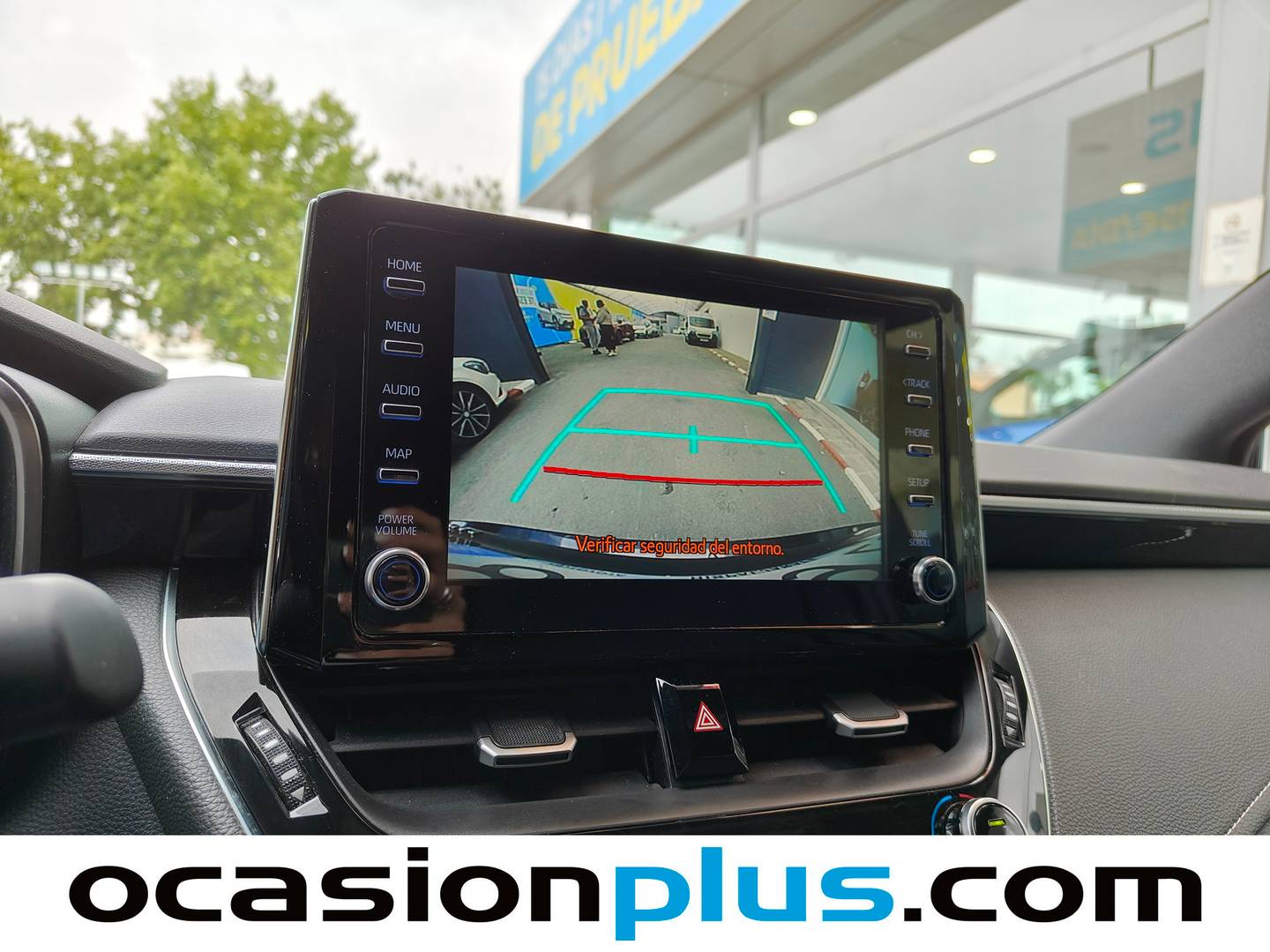 Extras y acabados del Toyota Corolla Toyota Corolla Toyota 180H Feel! E-CVT (180 CV)