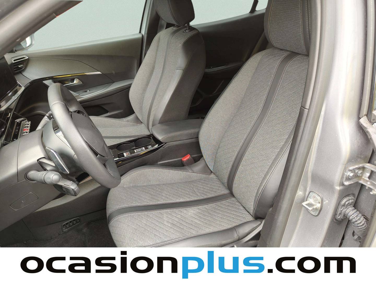 Foto asientos delanteros Peugeot 2008 Peugeot 2008 Allure Hybrid eDCS6 (136 CV)