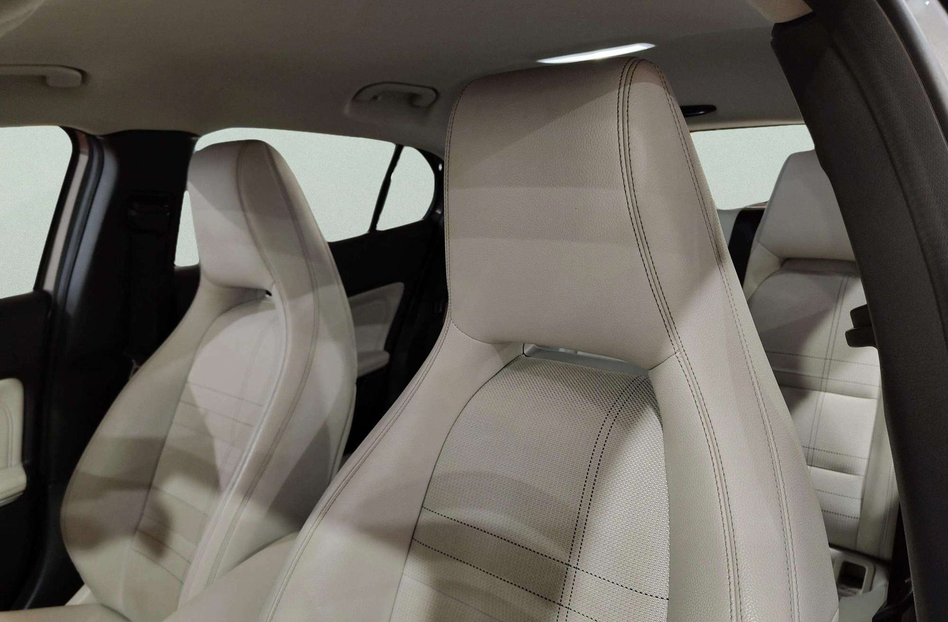 Mercedes-Benz GLA 200 CDI Style - foto 7