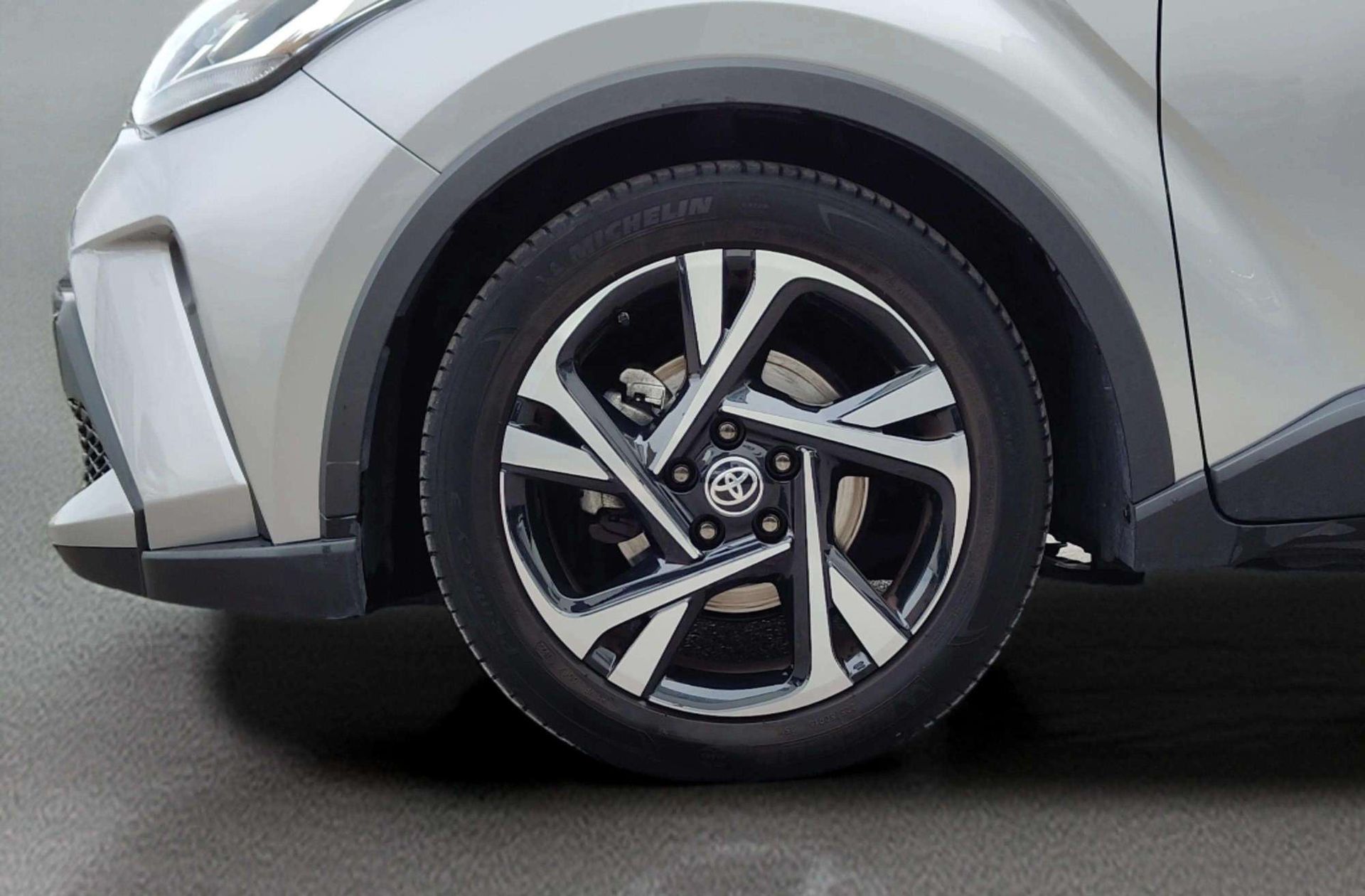 Toyota C-HR 1.8 125H Advance - foto 42