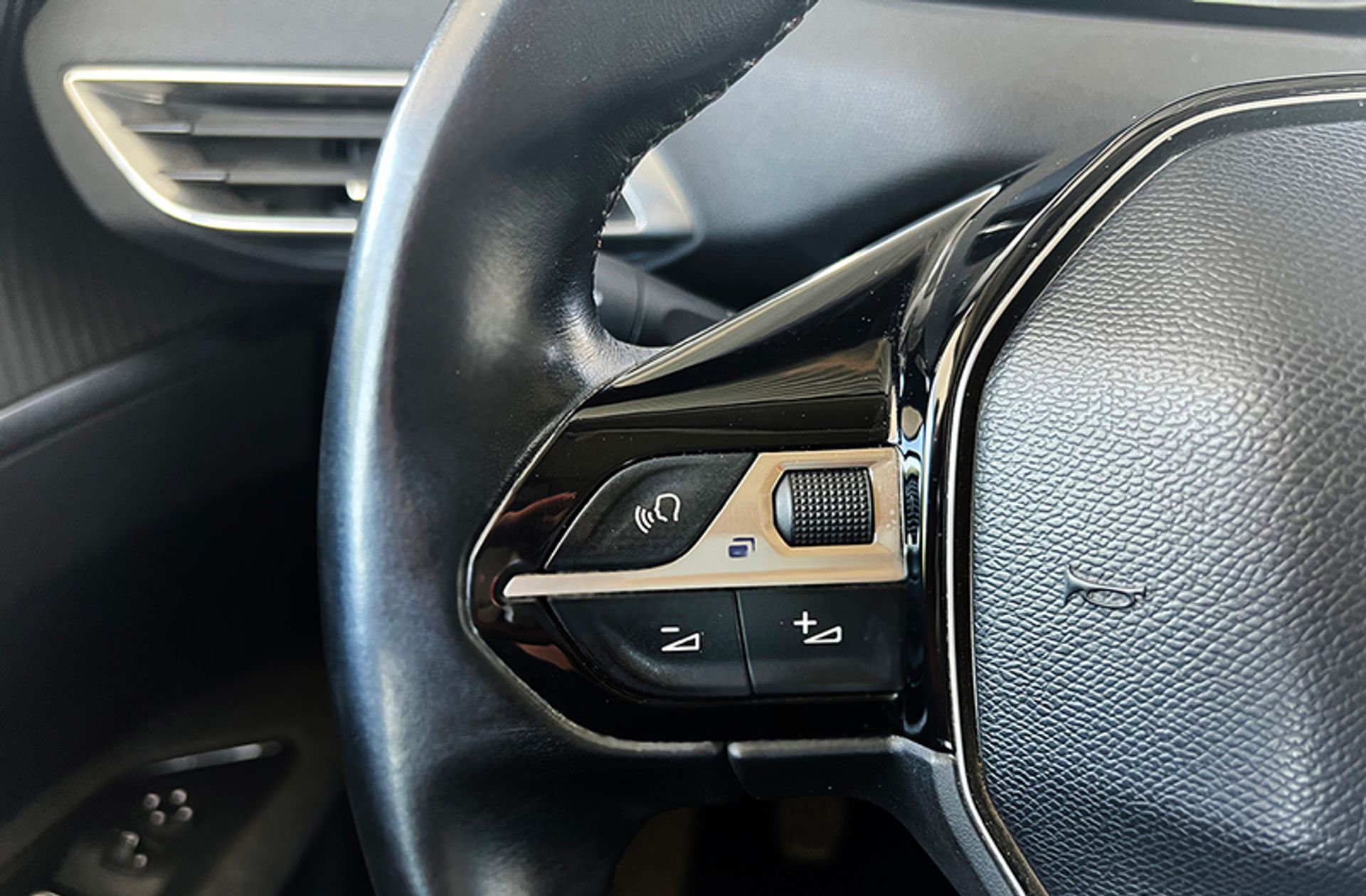 Peugeot 3008 2.0 HDi Active FAP - foto 25