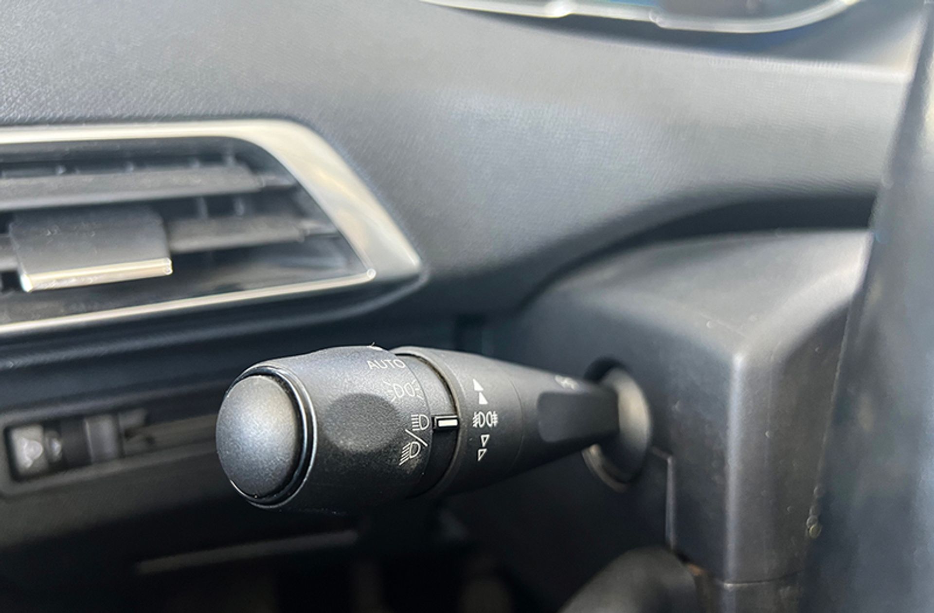 Peugeot 3008 2.0 HDi Active FAP - foto 23
