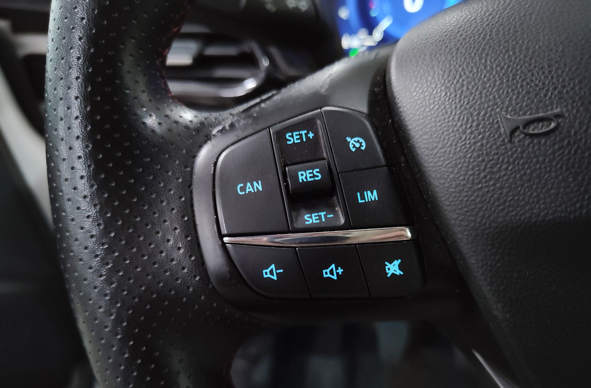 Ford Fiesta 1.0 EcoBoost MHEV ST-Line - foto 28