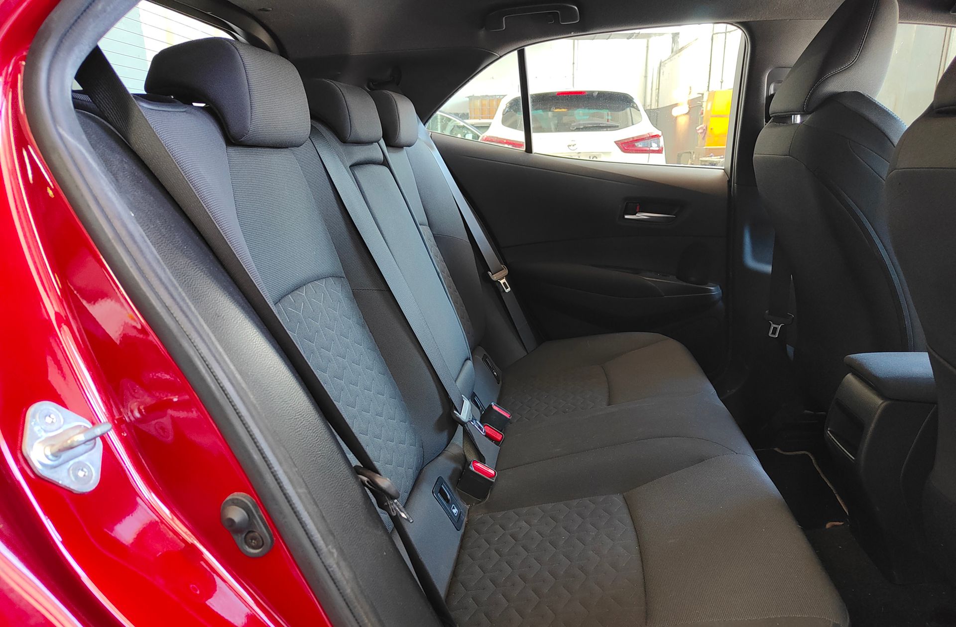 Toyota Corolla 1.8 125 Híbrido Active Tech E-CVT - foto 18