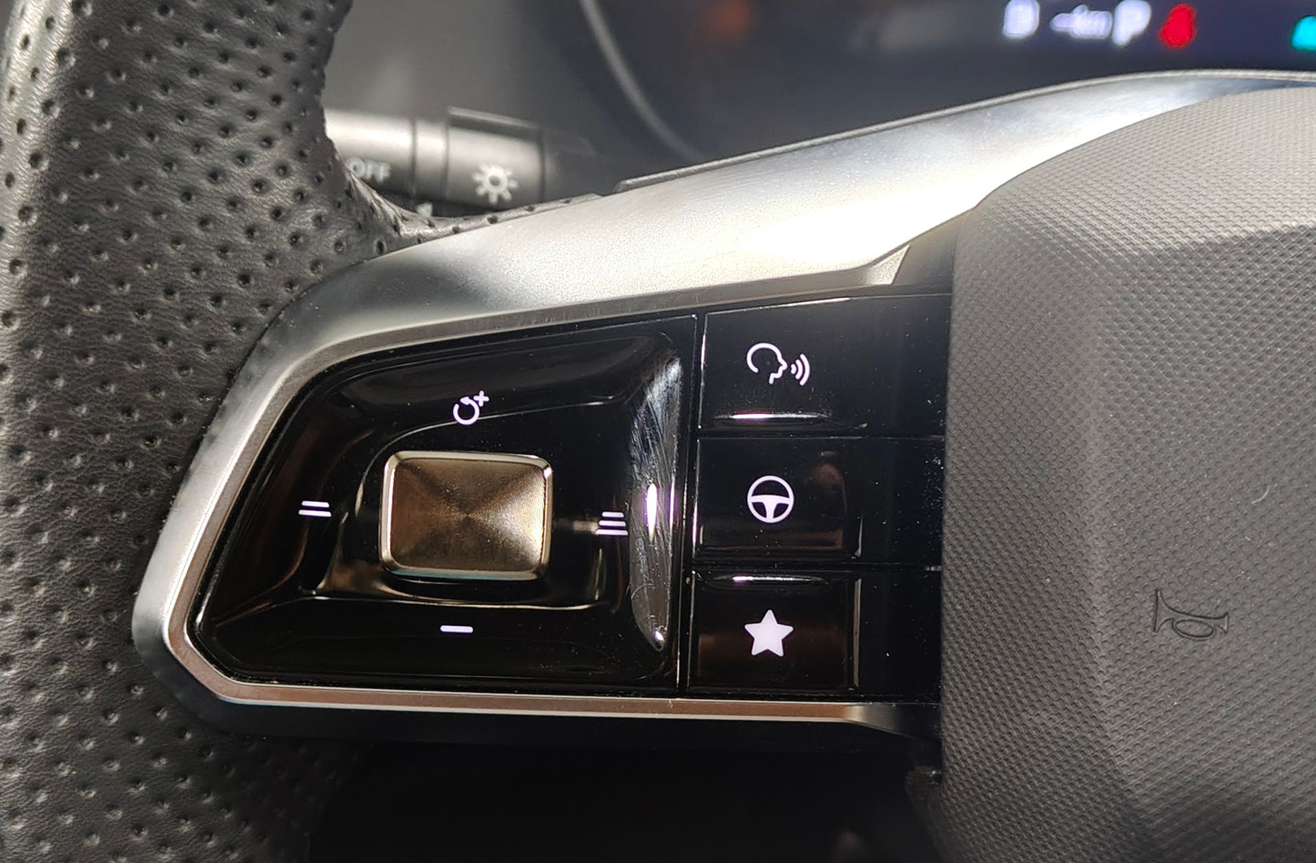 MG ZS 1.5 Hybrid+ Luxury - foto 26