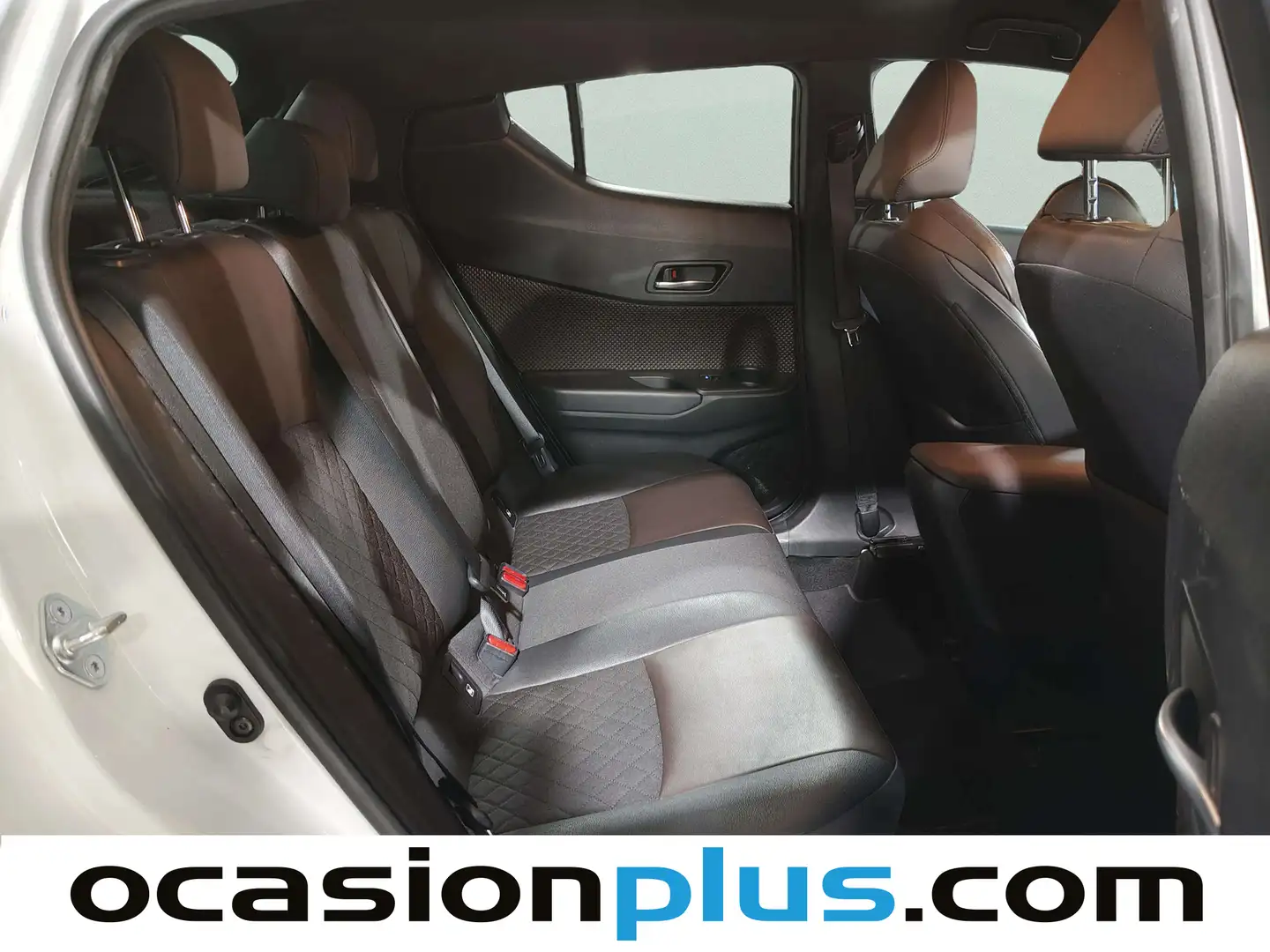 Foto Toyota C-HR Toyota C-HR 1.8 125H Dynamic Plus (122 CV)