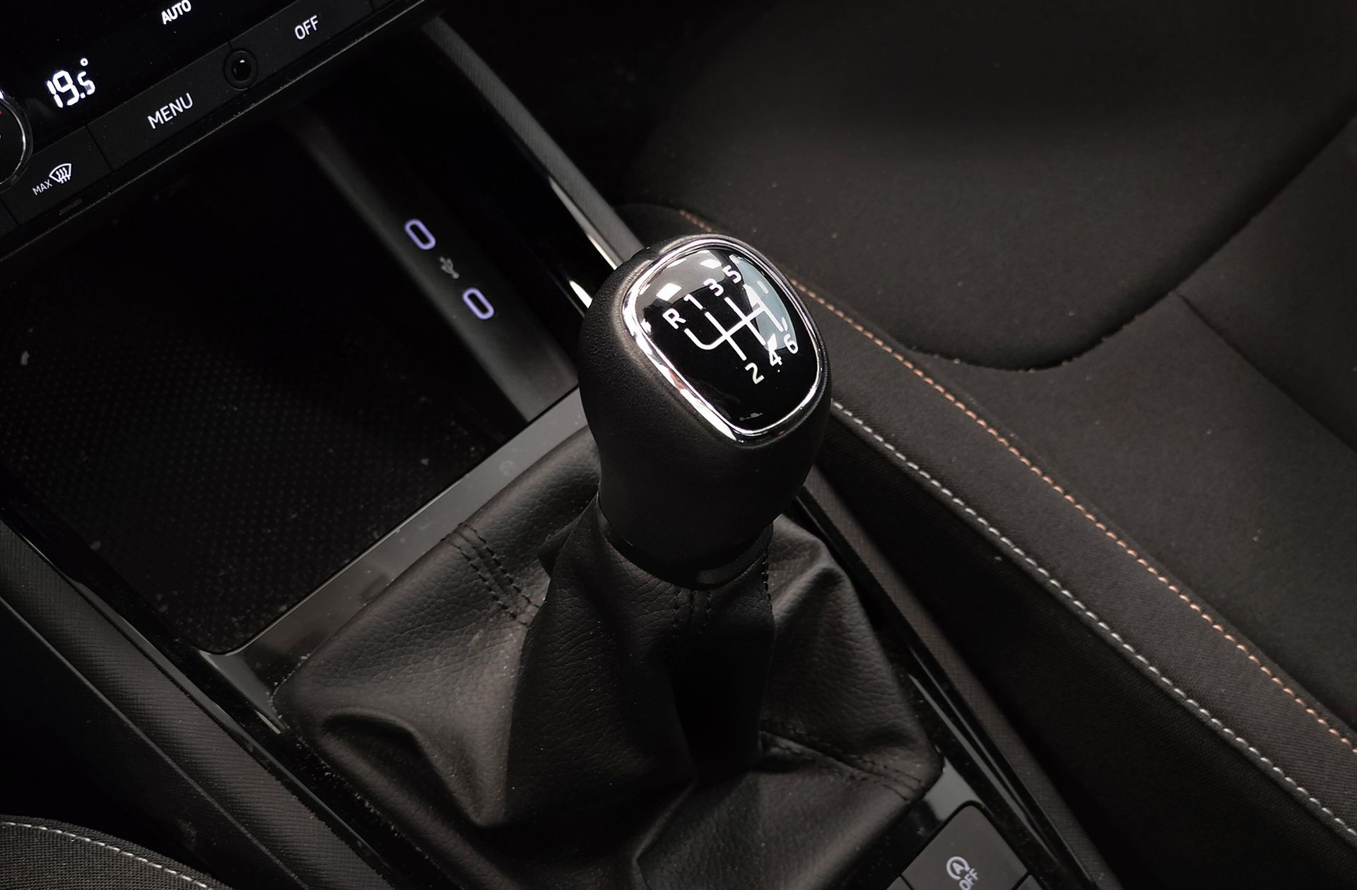 Škoda Kamiq 1.0 TSI Ambition - foto 5