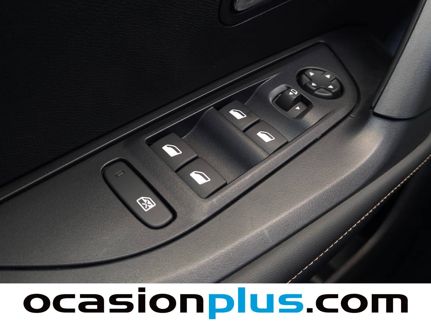 Peugeot 2008 Peugeot 2008 Allure Hybrid eDCS6 (145 CV) km 0