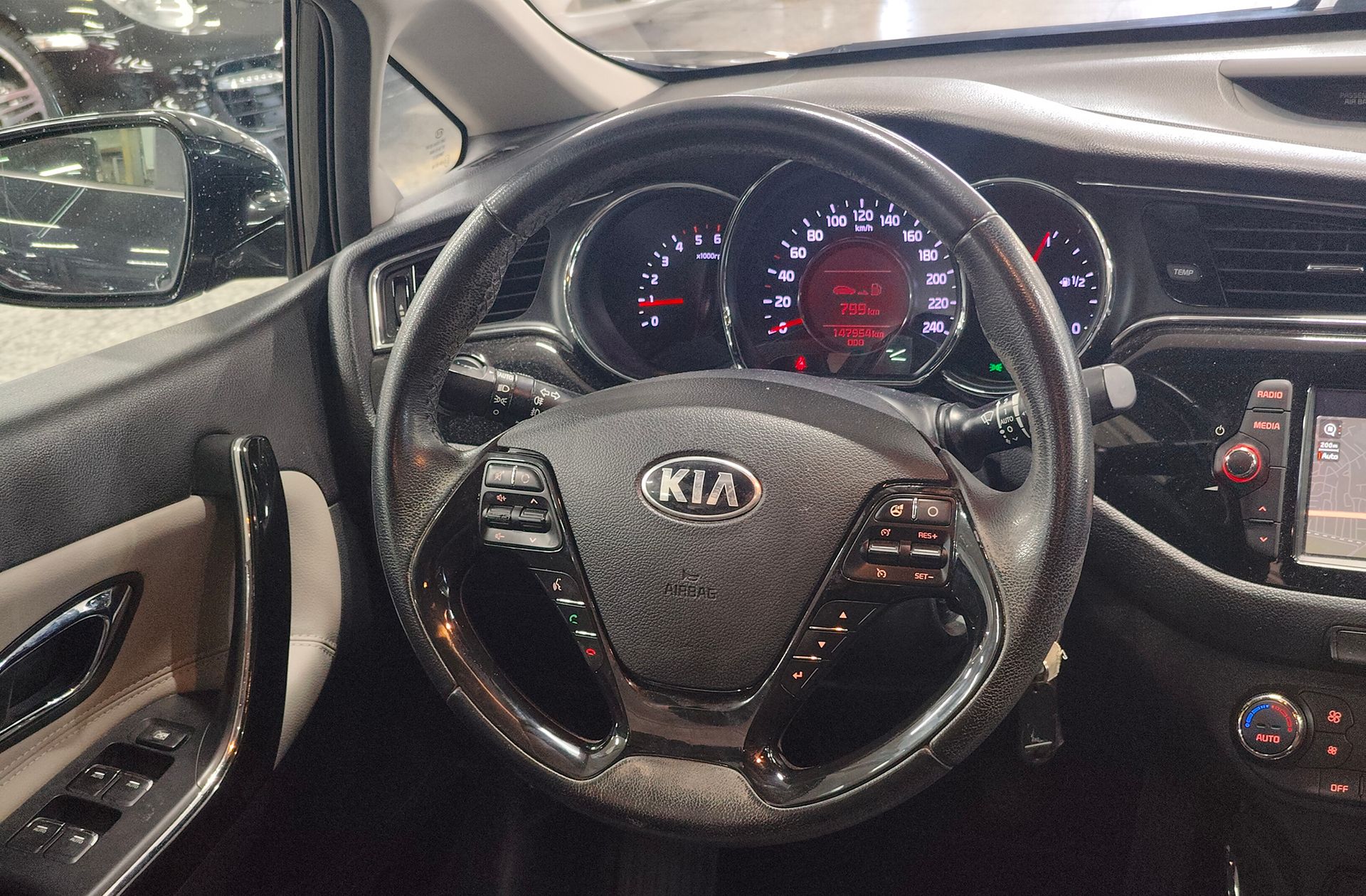 Kia Ceed 1.6 CRDi VGT x-Tech17 - foto 23