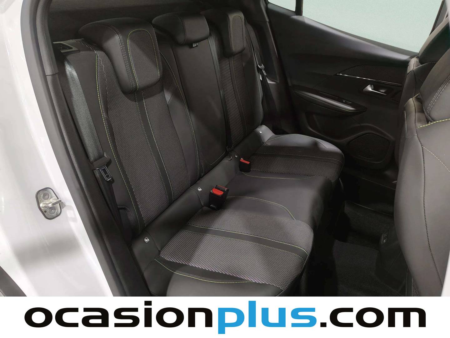 Peugeot 2008 Peugeot 2008 GT Hybrid eDCS6 (136 CV) híbrido