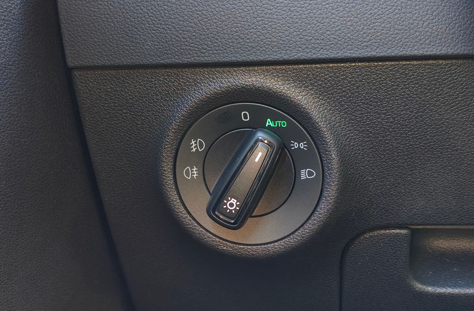 Škoda Karoq 1.5 TSI ACT 125 Aniversario DSG - foto 25