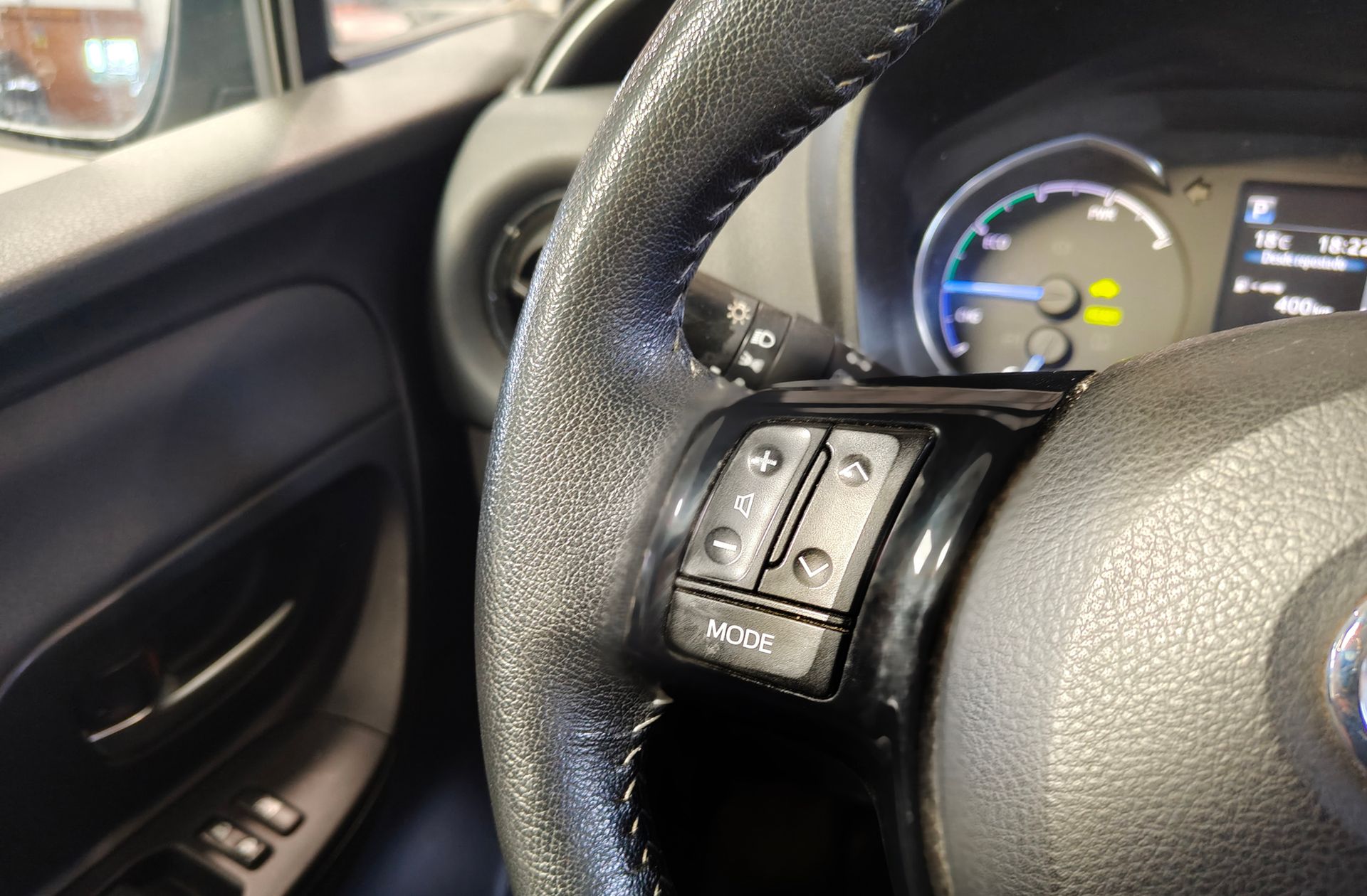 Toyota Yaris 1.5 Hybrid Feel - foto 21