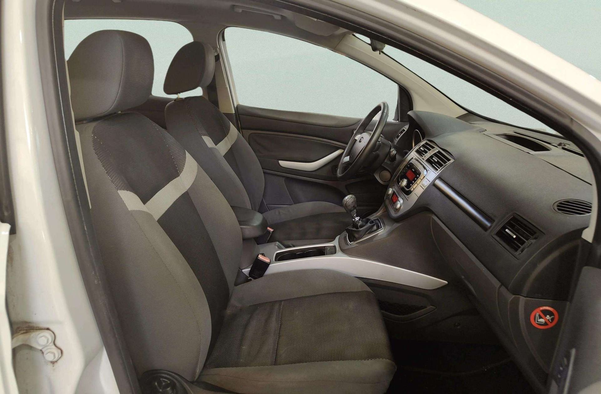 Ford Kuga 2.0 TDCi Trend 4x2 - foto 14