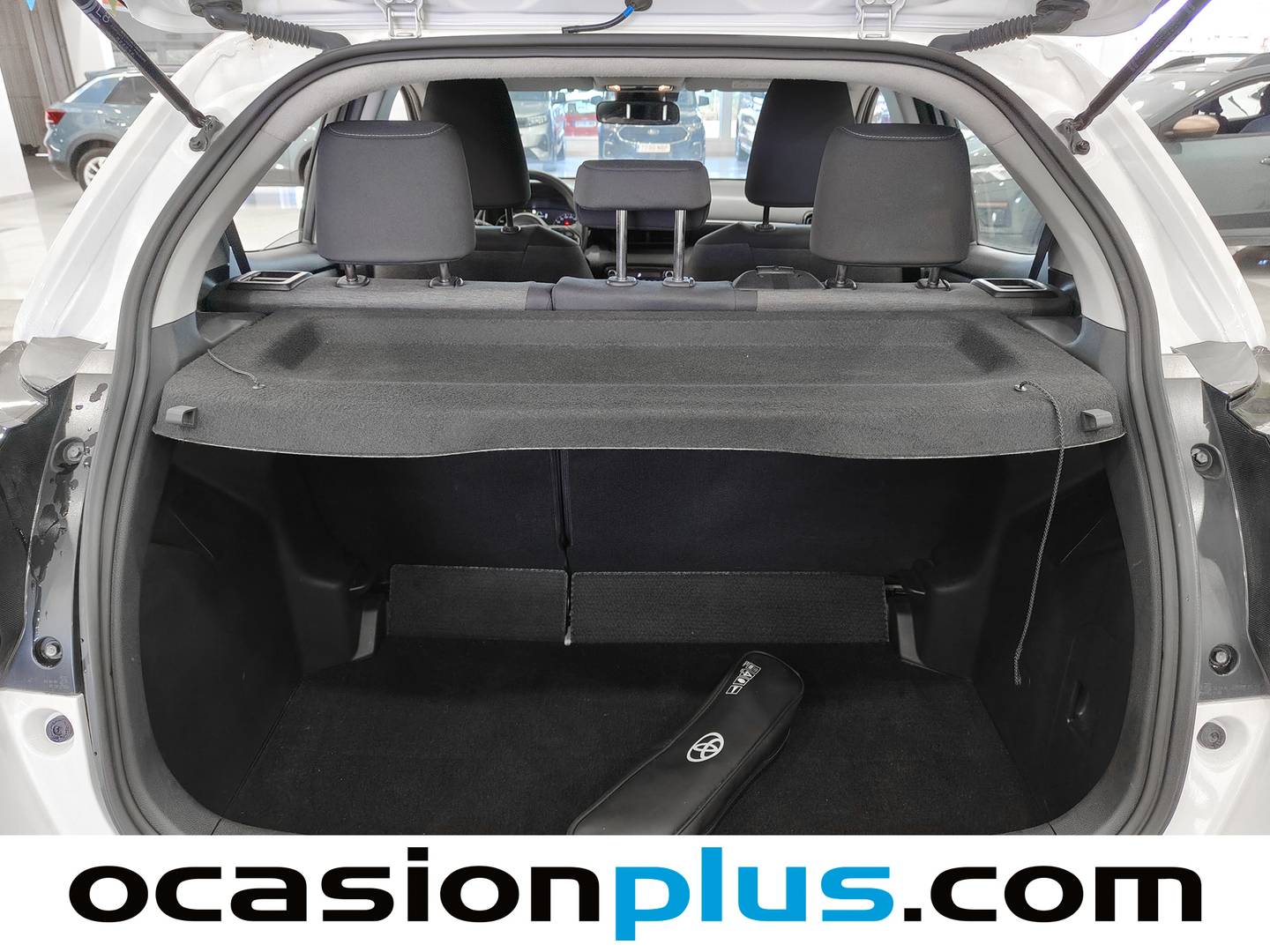 Fotos maletero Toyota Yaris Toyota Yaris 120H Business Plus (116 CV)