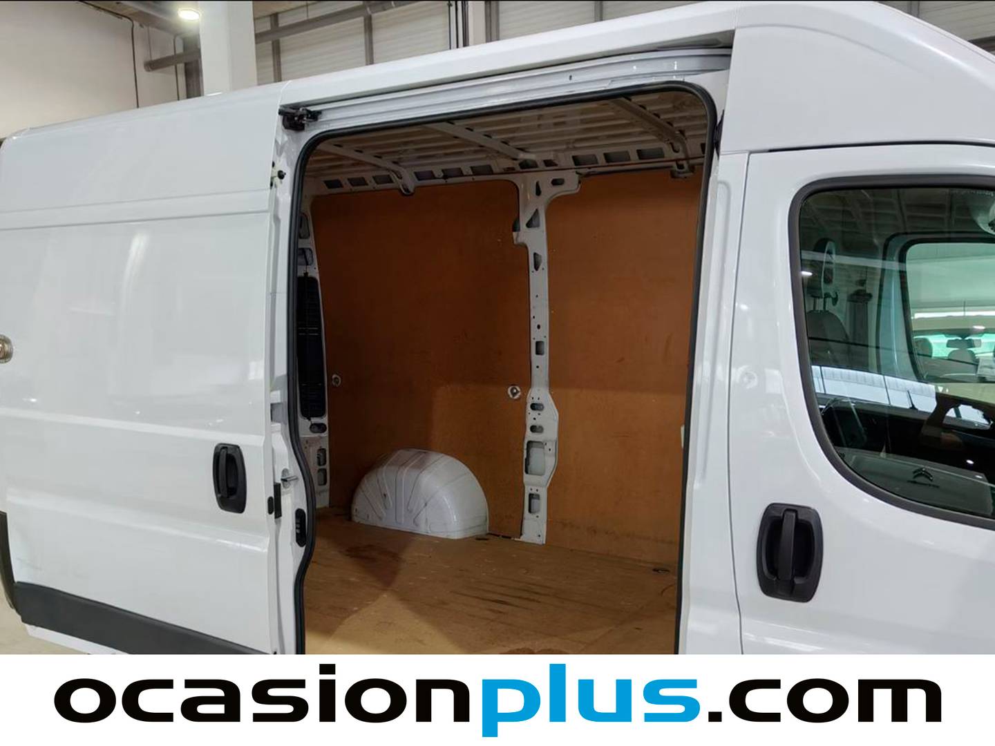 Fotos maletero Fiat Ducato Fiat Ducato Furgon 3.0 Natural Power GNC 35 L2H1 (136 CV)