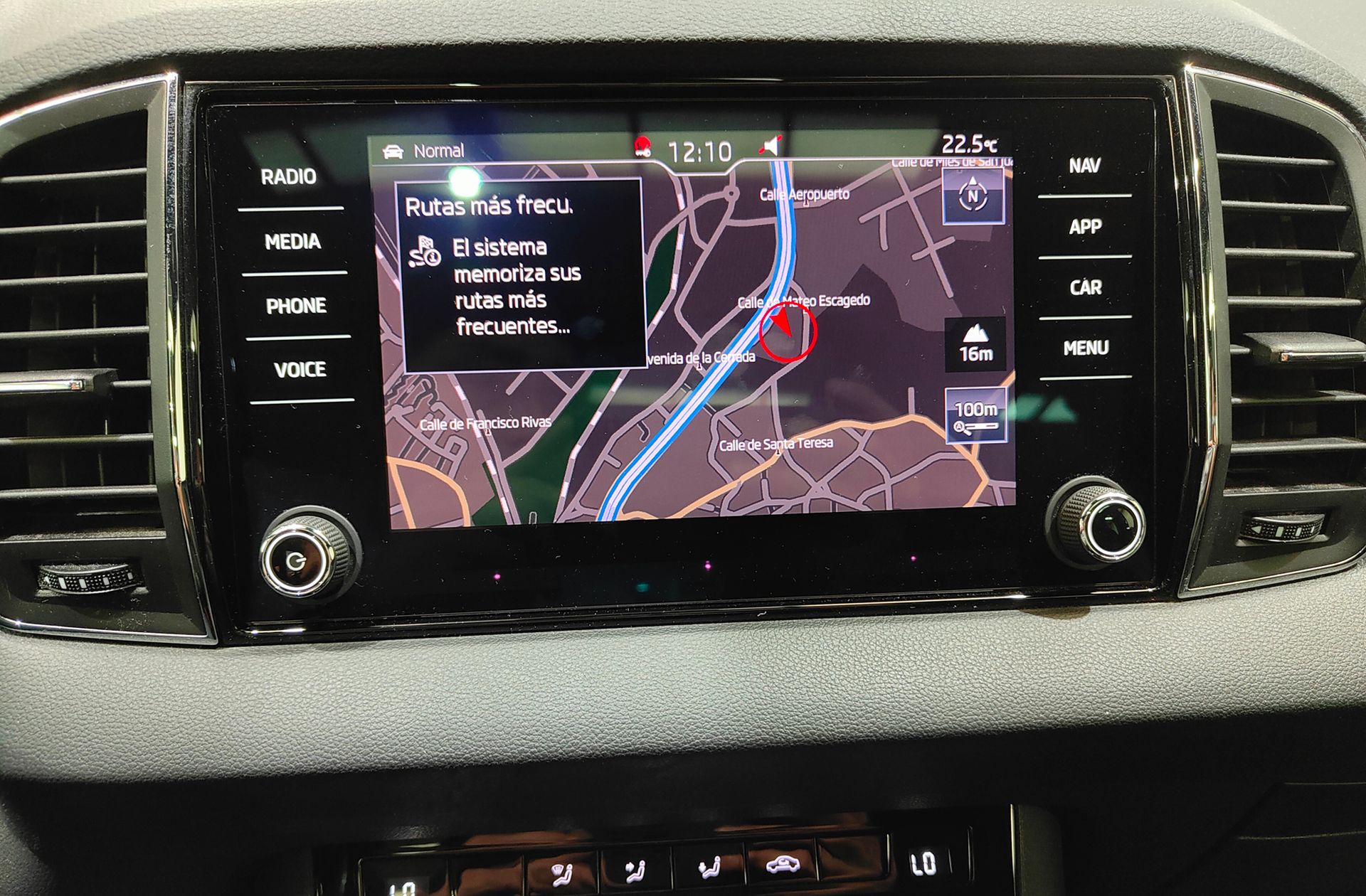 Škoda Karoq 1.5 TSI ACT Sportline DSG - foto 10