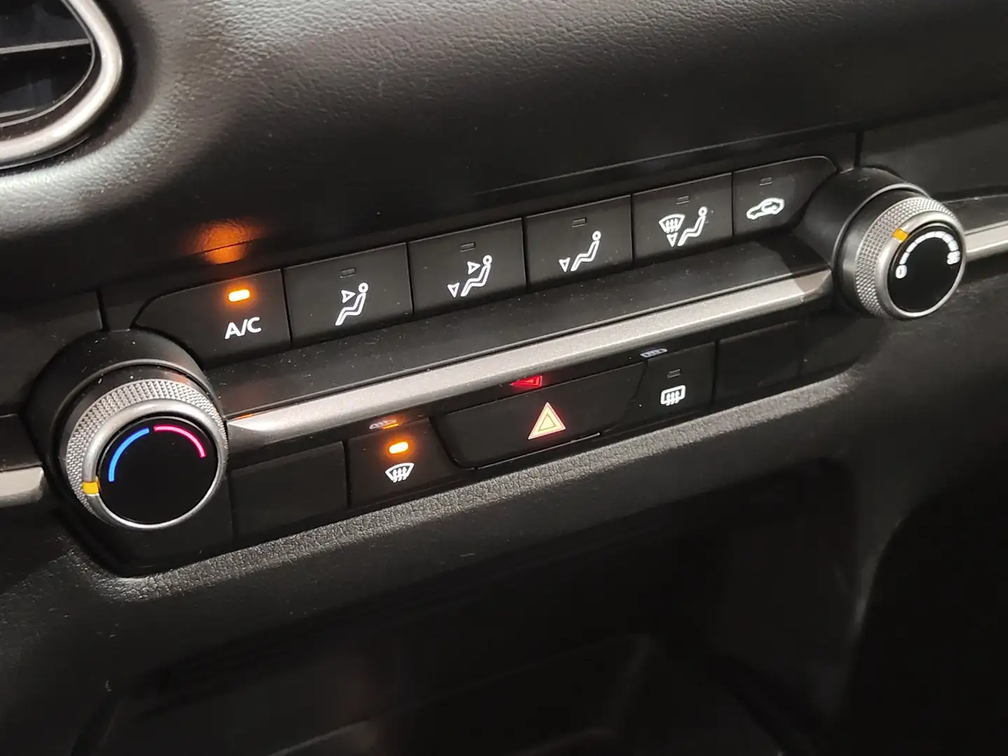 Foto Mazda CX-30 Mazda CX-30 e-SKY G MHEV Prime-line (140 CV)