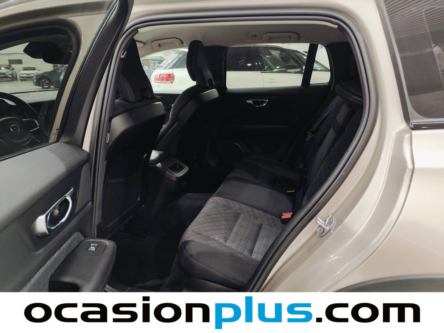 Foto asientos traseros Volvo V60 Cross Country Volvo V60 Cross Country B4 D Cross Country Core AWD Auto  (197 CV)