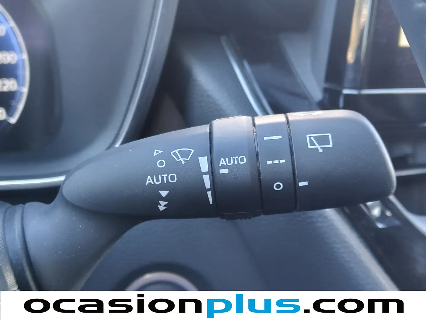 Foto Toyota Corolla Toyota Corolla Touring Sport 140H Business (140 CV)