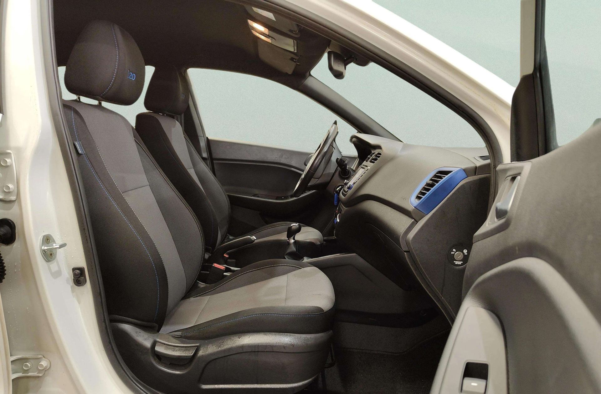 Hyundai i20 1.2 MPI Klass Go! Nav - foto 16