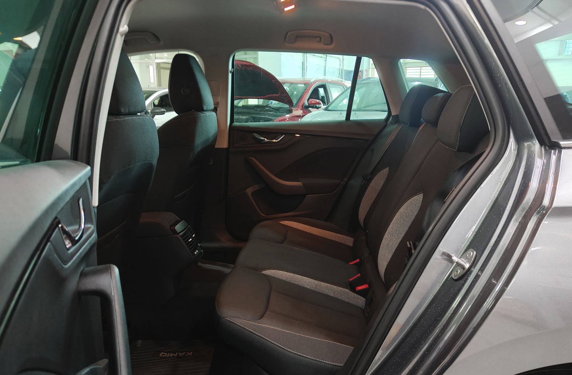 Škoda Kamiq 1.0 TSI Selection DSG - foto 12