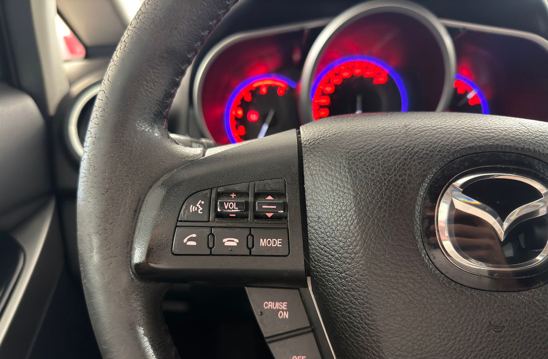 Mazda CX-7 2.2 Crtd Luxury - foto 30