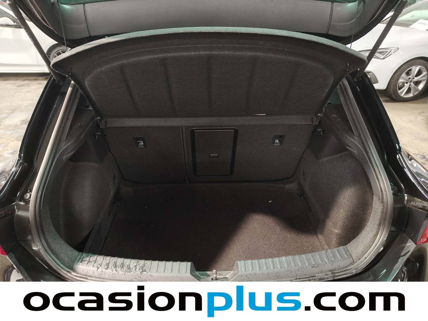 Fotos maletero Seat León SEAT León 1.0 eTSI S&S FR DSG (110 CV)