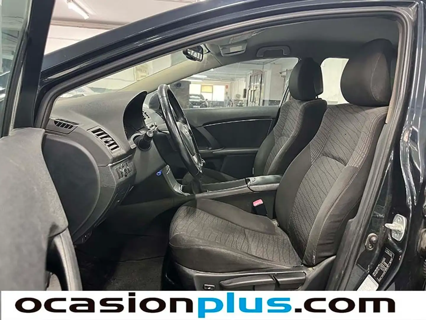 Foto Toyota Avensis Toyota Avensis 2.0 D-4D Active (126 CV)