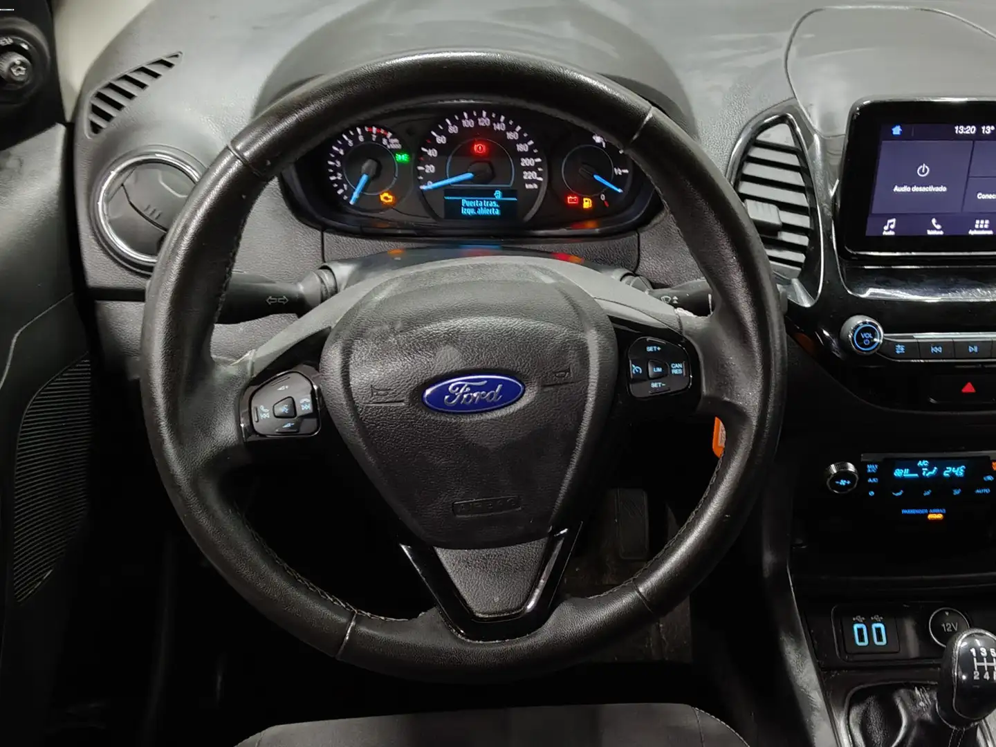 Foto Ford Ka+ Ford Ka+ 1.2 Ti-VCT White Edition (85 CV)