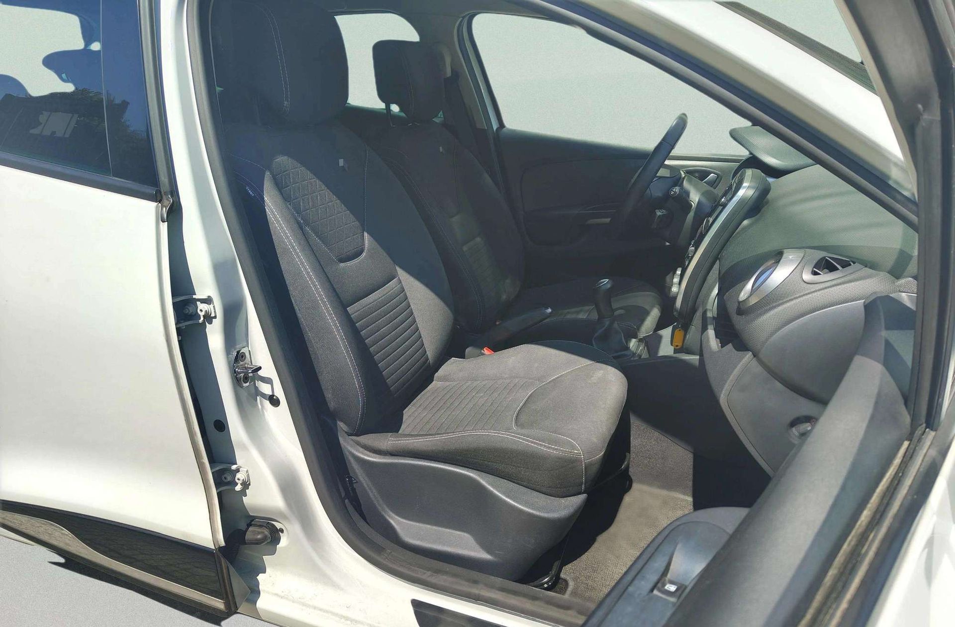 Renault Clio Limited 1.2 - foto 16