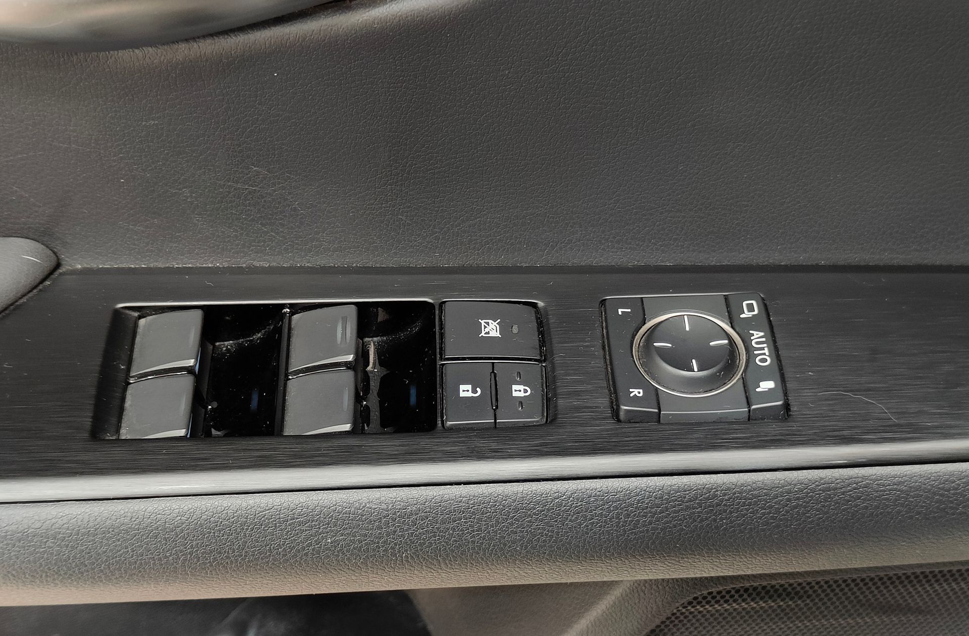 Lexus UX 250h Luxury - foto 23