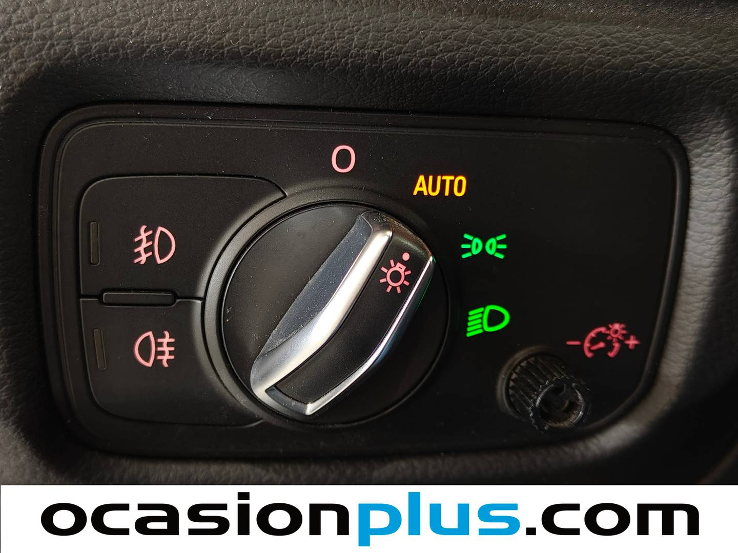 Equipamiento del Audi A3 Audi A3 Sedan 1.6 TDI clean diesel (110 CV)