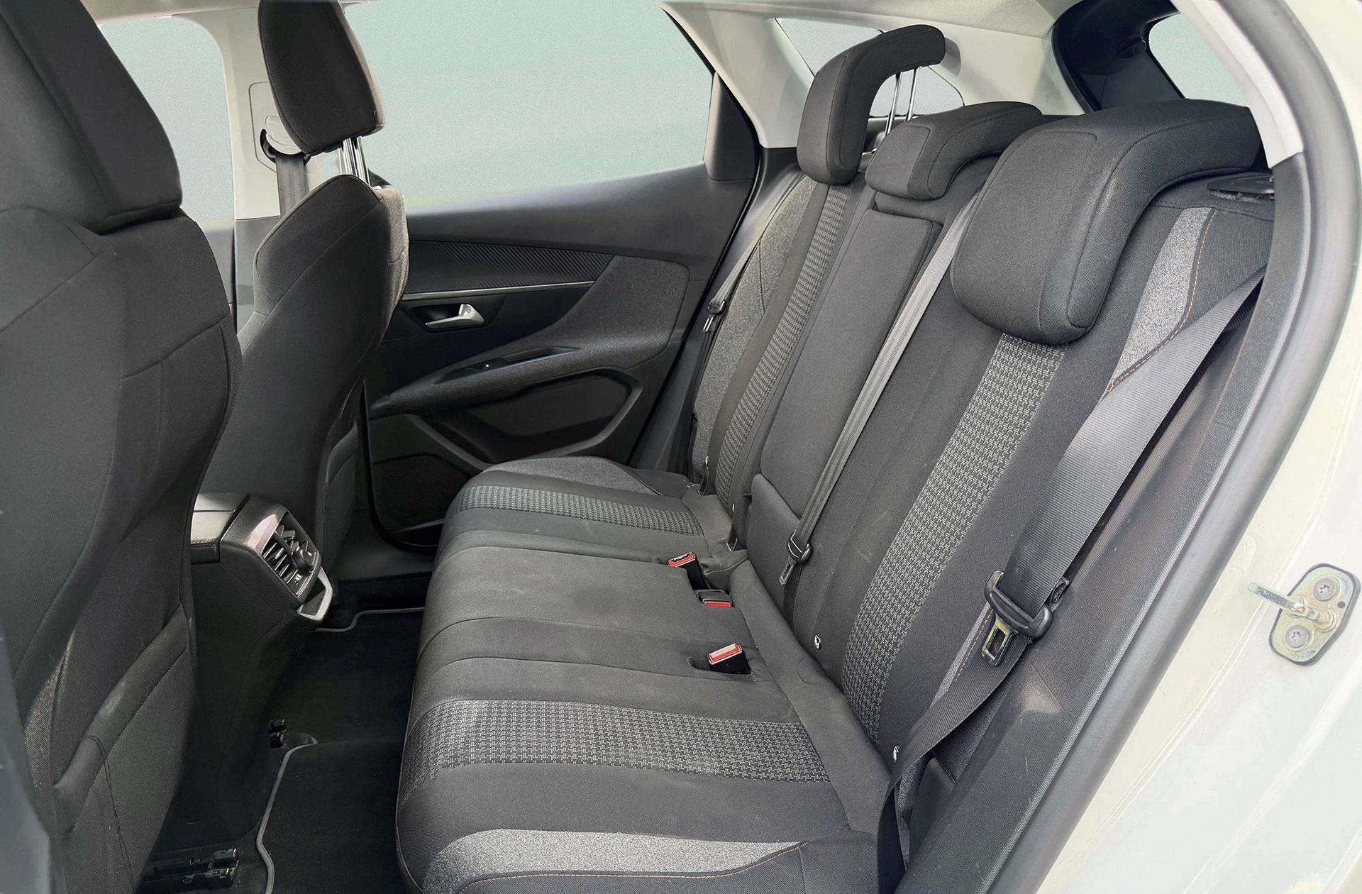 Peugeot 3008 PureTech 130 Active - foto 12