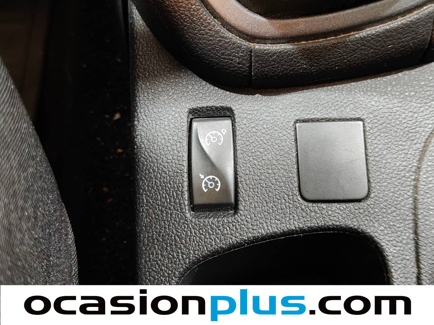 Equipamiento del Renault Clio Renault Clio Limited 1.2 16v (75 CV)
