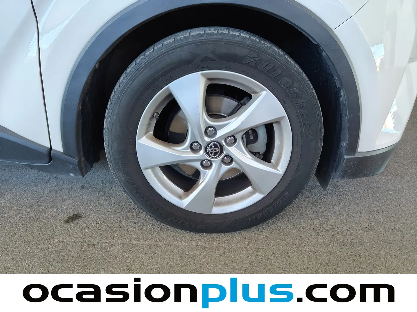 Foto Toyota C-HR Toyota C-HR 1.8 125H Active  (122 CV)