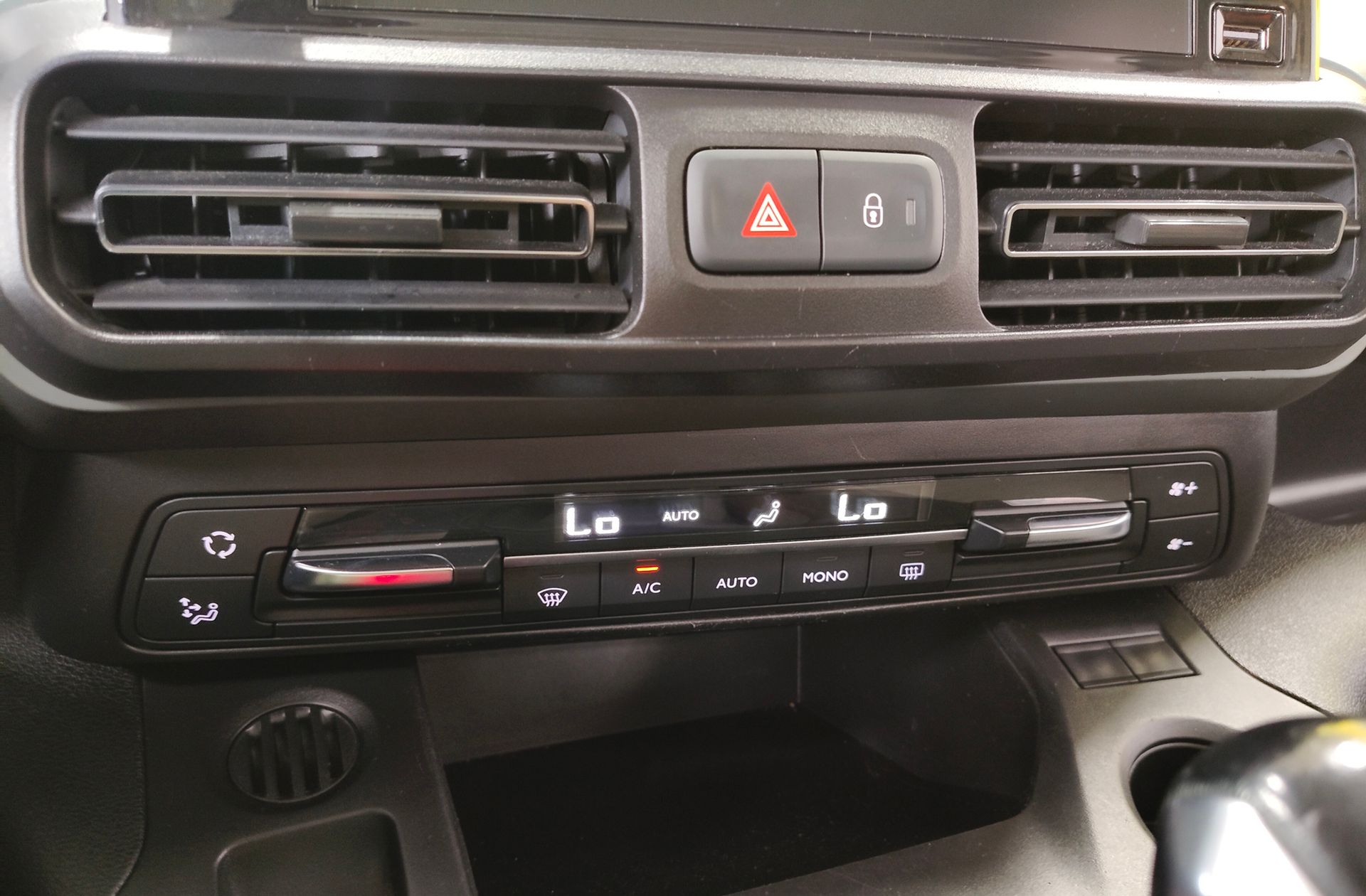 Citroën Berlingo BlueHDi 100 Talla M Shine - foto 28