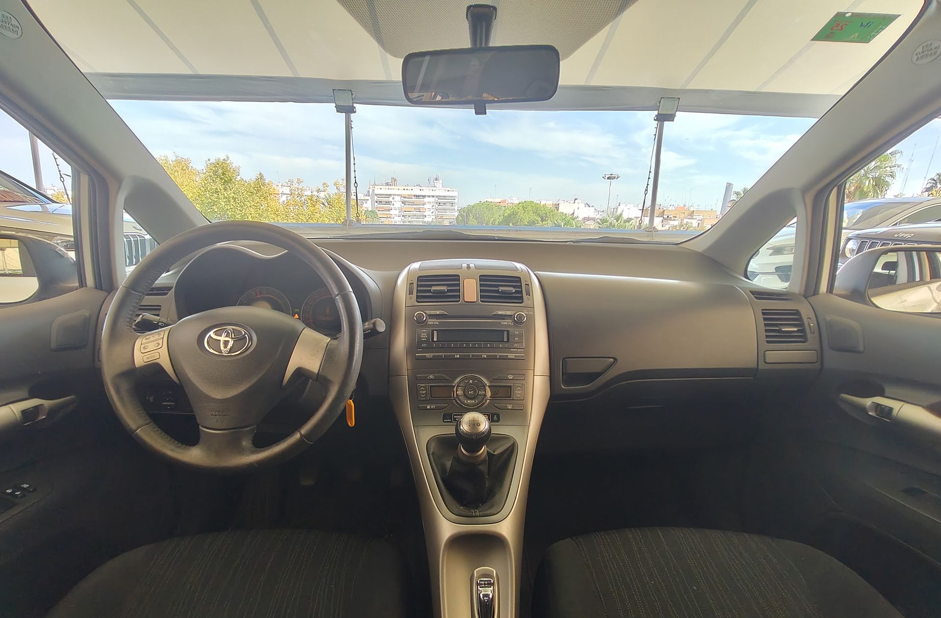 Toyota Auris 1.4 VVT-i - foto 6