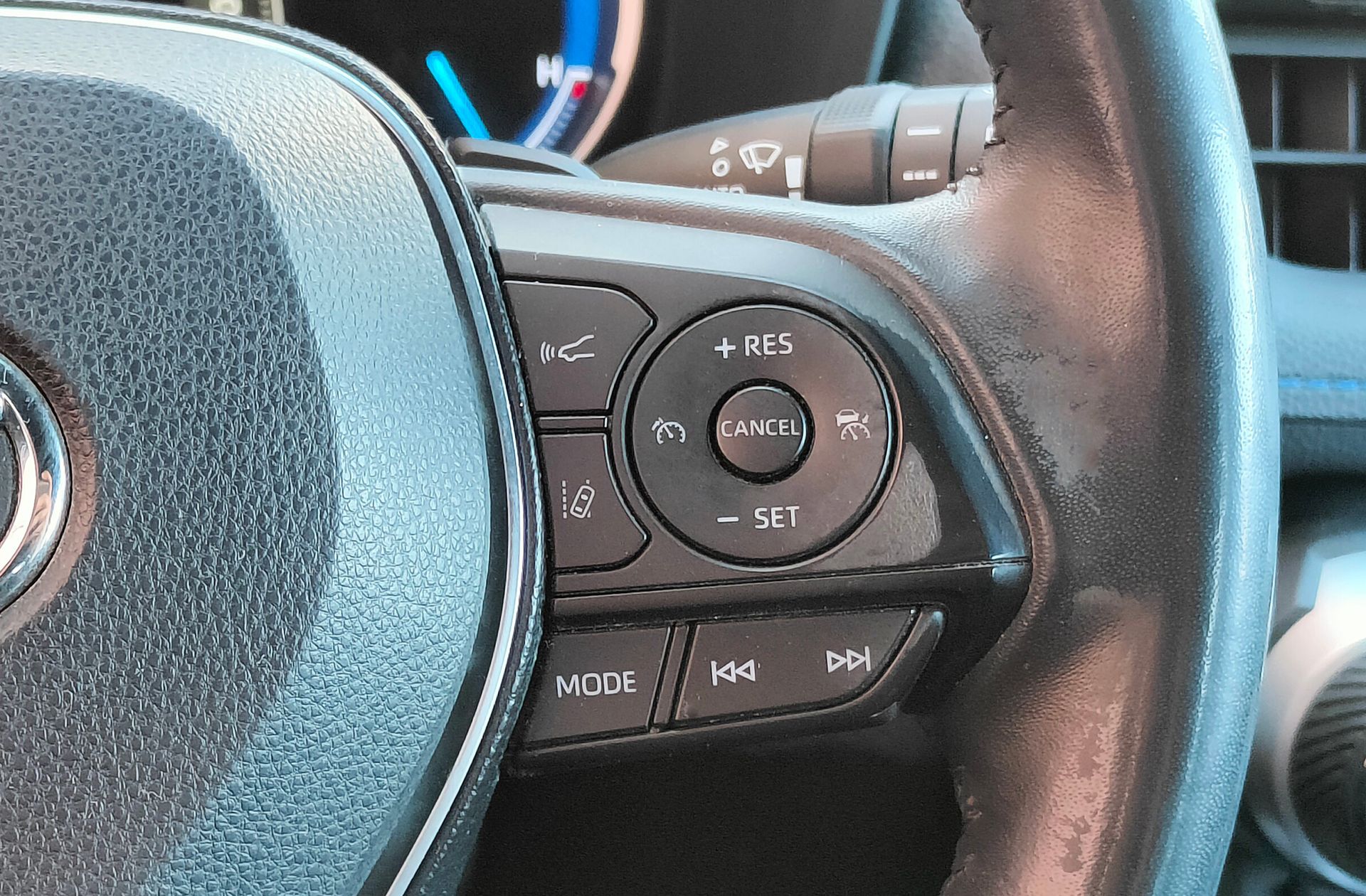 Toyota RAV4 2.5l hybrid Feel! - foto 28