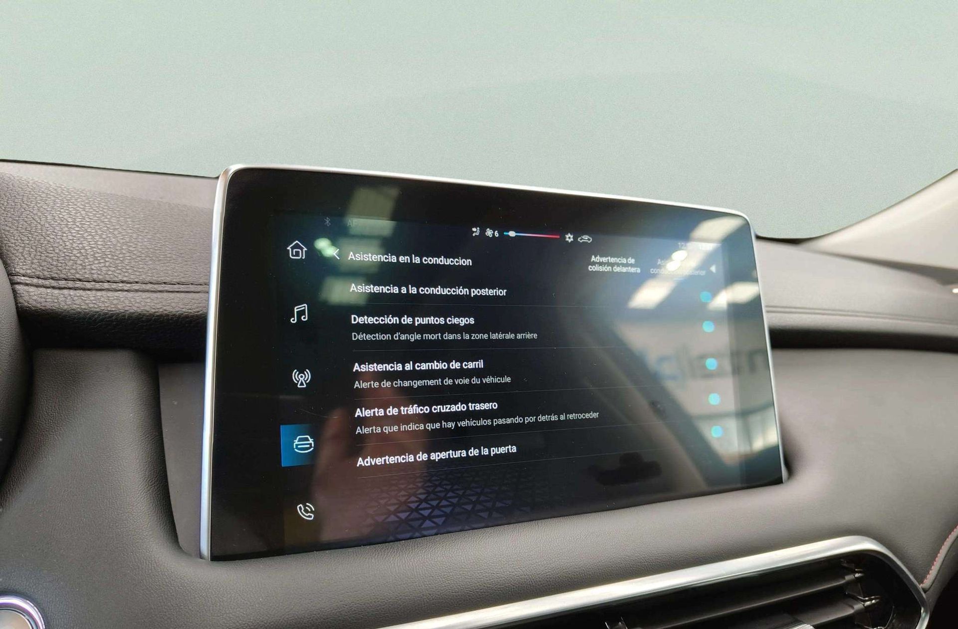 MG HS 1.5 Turbo GDI Luxury - foto 17