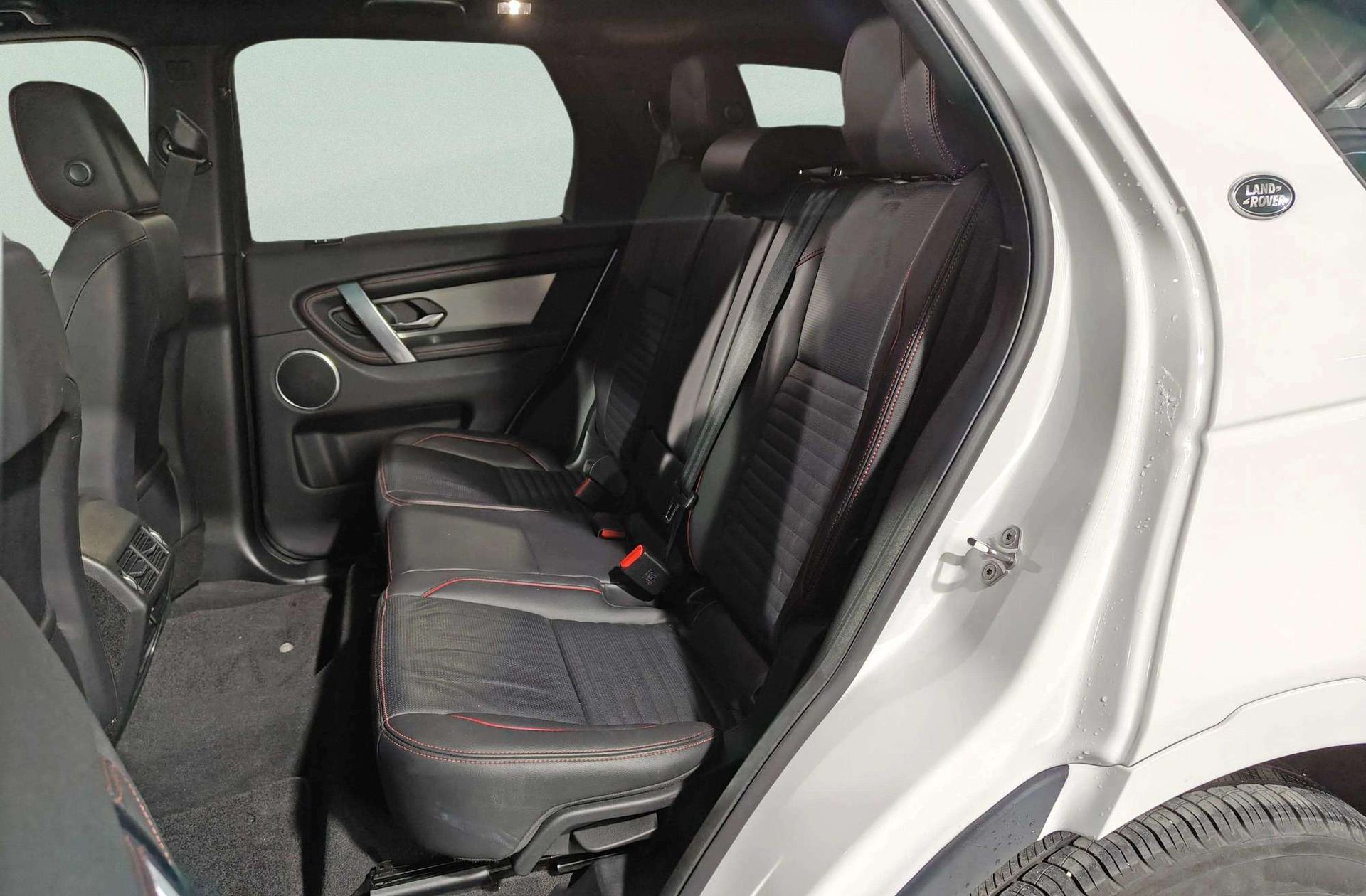 Land Rover Discovery Sport 2.0D TD4 MHEV R-Dynamic S AWD - foto 19
