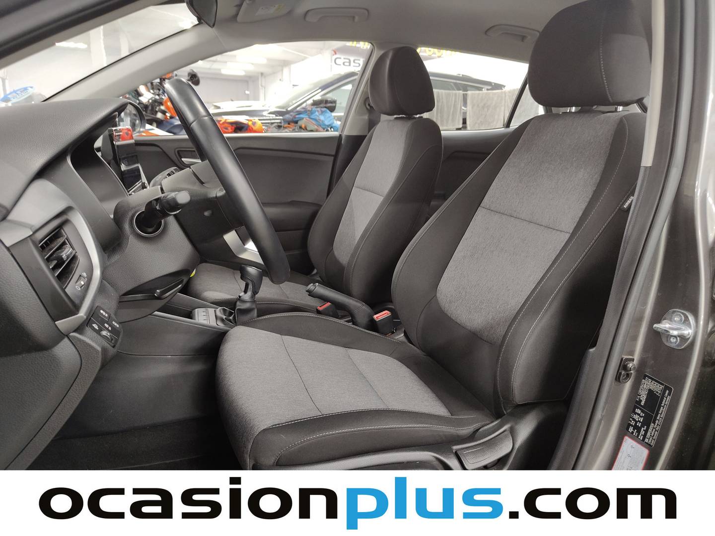 Foto asientos delanteros KIA Stonic KIA Stonic 1.0 T-GDi MHEV MT Concept (100 CV)