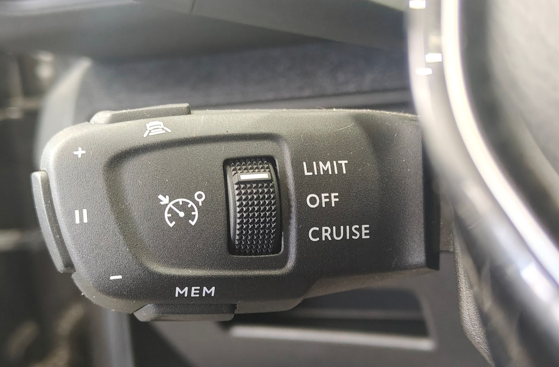 Peugeot 5008 BlueHDi 180 GT EAT8 7 plazas - foto 32