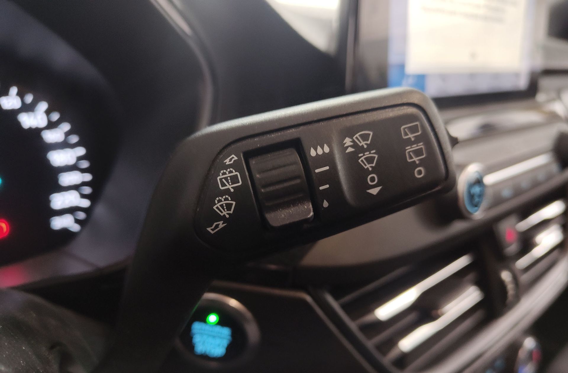 Ford Focus 1.0 EcoBoost ST-Line - foto 37